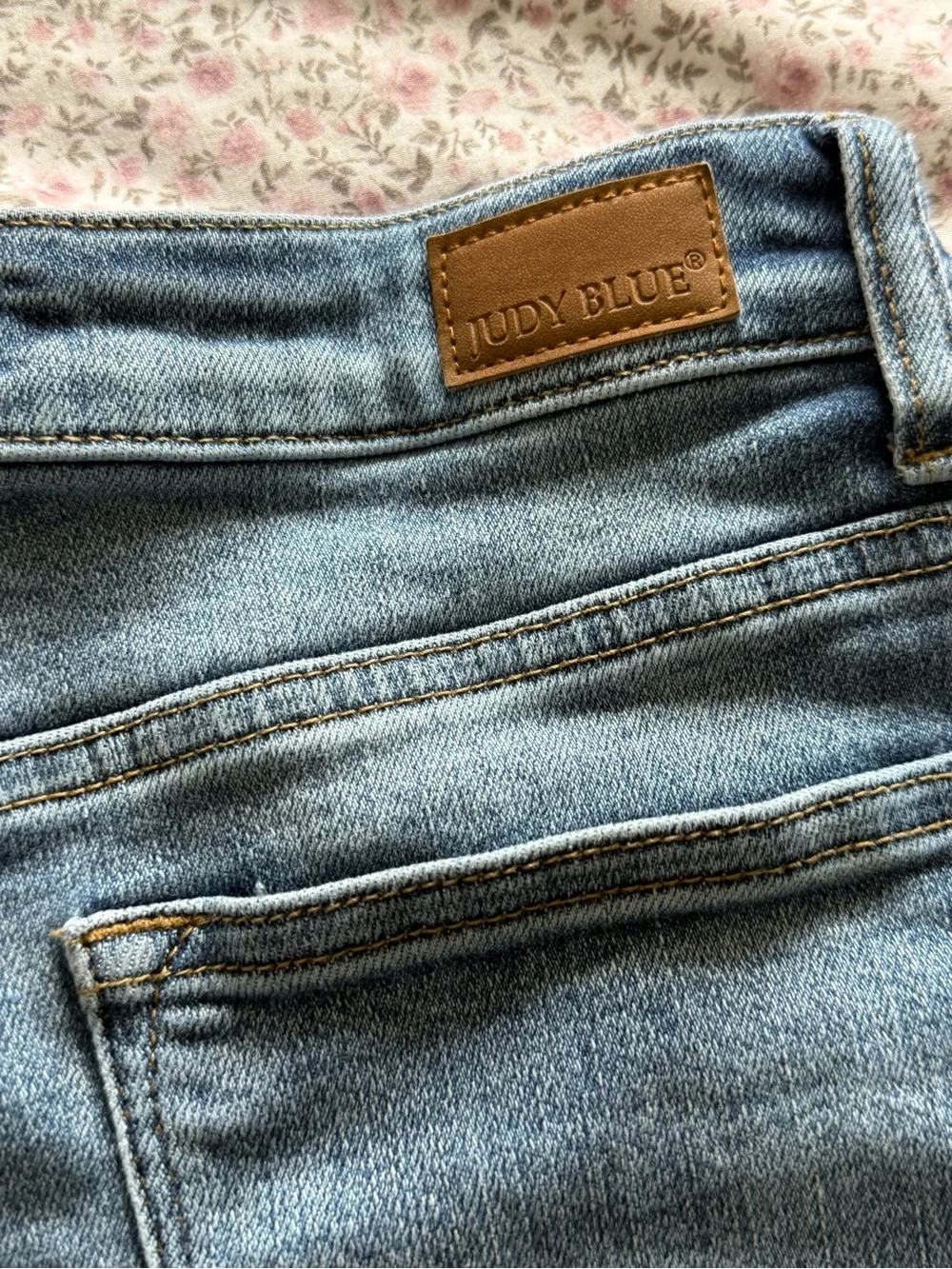 Judy Blue Women's Distressed Denim Jean Shorts size small